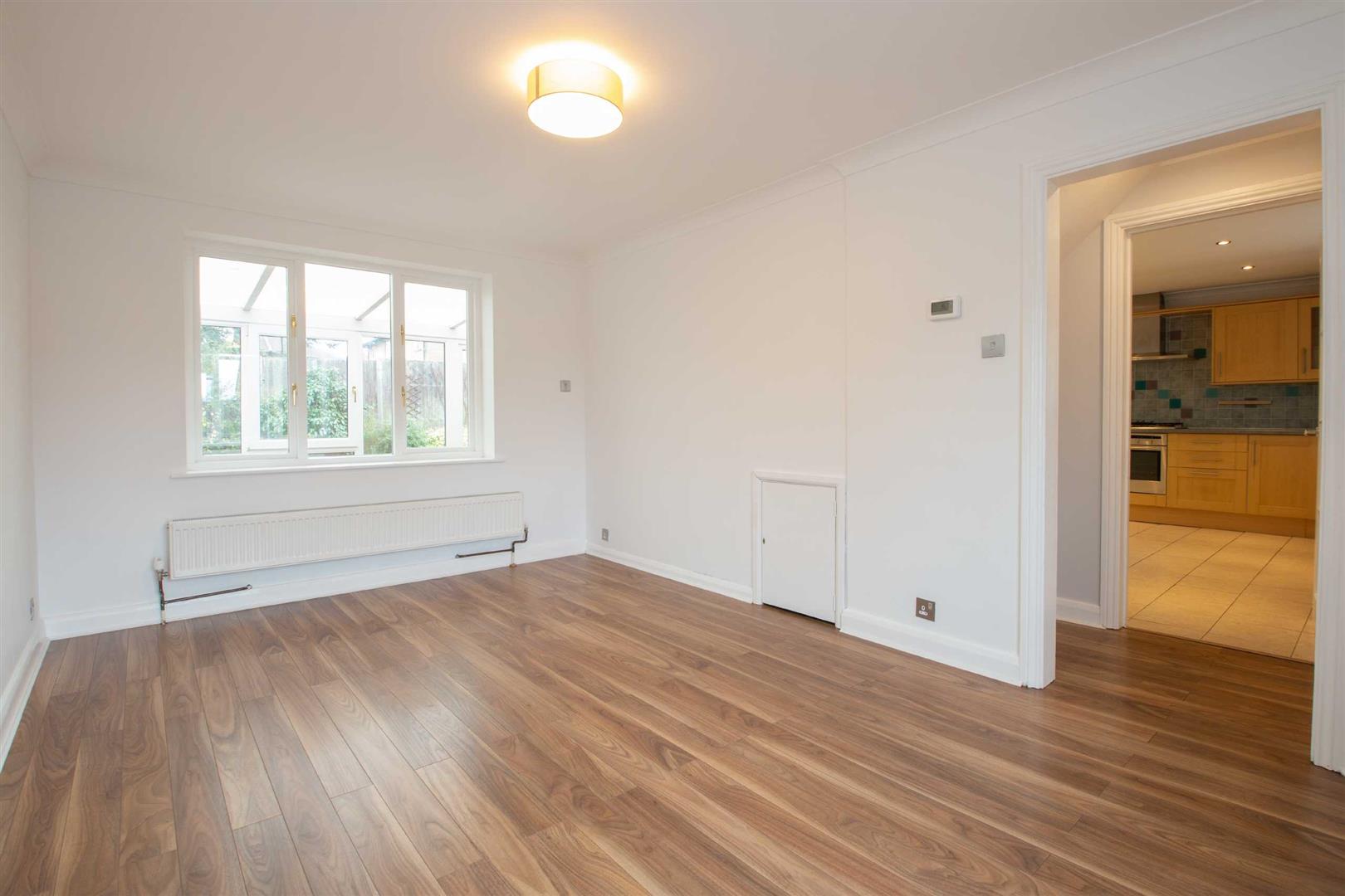 3 bed property in Longleat Court, Milton Keynes